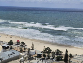 SURFERS PARADISE ABSOLUTE BEACHFRONT WITH VIEWS, HIGH LEVEL 1br Apt - IDEAL FOR COUPLES or 2 PPL TRAVELLING TOGETHER